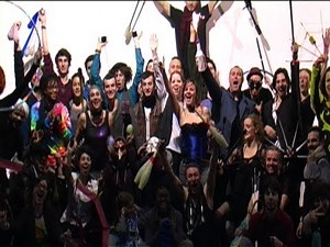 Jonglage tous les mercredis soirs au SOFT à Ivry (www.videaste.eu)