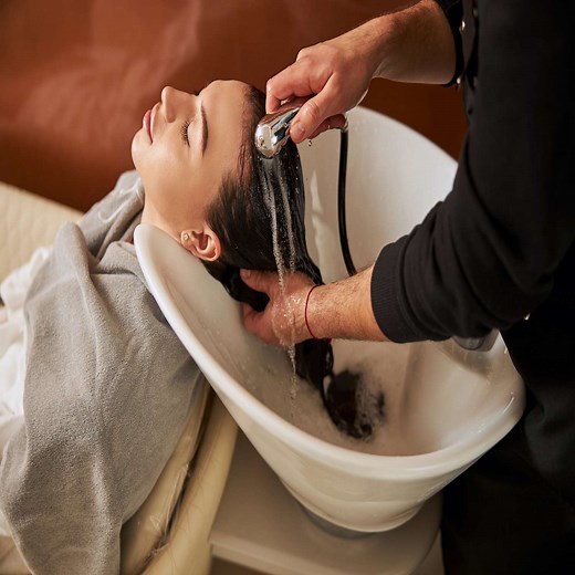 Ask a Hairstylist: How Do I Switch Hairdressers Without It Being Awkward?