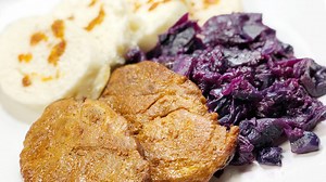 17K views · 140 reactions | VIDEO RECEPT na pečenú krkovičku s kapustou a knedľou ️菱 Každý týždeň 2-3 nové video recepty ‍‍#recepty #topvideorecepty | Recepty, nápady a inšpirácie | Facebook