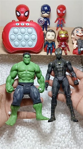 hunting toys Hulk vs Spider-Man