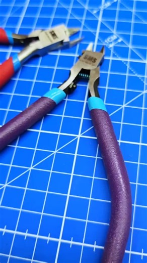 Let's take a closer look at the SMS Single Edge and Dual Edge Nippers - precision machined cutters designed for cutting plastic parts from the sprue. Use the Single Edge for general cuts including thicker plastic, and use the Dual Action for a more precise, accurate cut. Available now through your nearest SMS retailer. #smspaints #thescalemodellerssupply #scalemodellerssupply #scalemodel #scalemodelling | The Scale Modellers Supply