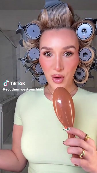 90s Blowout Hair Tips for Voluminous Styles