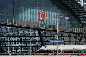 Germany's Deutsche Bahn railways widen net loss to $2.6 billion, sources say