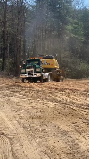 #mack#oshaviolations#R model#truckdriver #truckerlife | mack truck