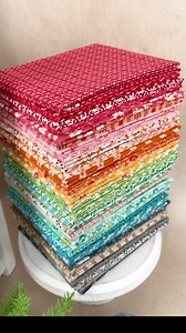 👩🏻‍🌾Farmer’s Daughter by Lori Holt (@beelroi1) for Riley Blake Designs is full of farm-fresh charm, featuring cheerful florals, tiny tractors, playful chickens, and vintage-inspired prints that feel cozy and bright!🚜✨️ The colors are classic Lori with a sweet countryside twist that makes every project feel warm and homey. ☺️ ✨️Explore the collection with the link in the @fatquartershop profile.✨️ #BeeLori1 #BeeInMyBonnet #LoriHoltFabric #BeeInMyBonnetCo #LoriHolt #RileyBlakeDesigns ⁠#LoriHol