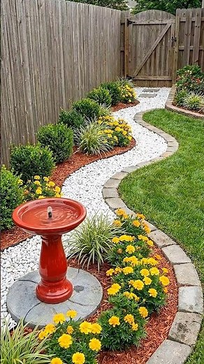 Beautiful Curved Backyard Garden Path | Simple Landscaping Idea