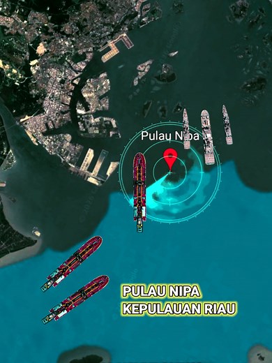 Selamat datang di Pulau Nipah di Kepulauan Riau. Posisinya yang super strategis di Selat Singapura bikin pulau ini jadi rebutan garis batas laut. Kalau dulu pemerintah nggak gerak cepat buat reklamasi dan menyelamatkannya, wilayah laut kita bisa berkurang drastis diambil negara tetangga! 🇮🇩? ​#PulauNipah #Kepri #Geopolitik #SelatSingapura #TNIAL