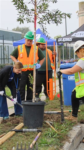 Thank you, @CBSLA, for covering our volunteer tree planting event this morning with @SoCalGas, the Kings Care Foundation (@weareallkings), and the LA Kings (@LAKings)! Together, volunteers and Corpsmembers planted 24 trees along Hyde Park Boulevard in South LA—helping to clean the air, cool the streets, and strengthen the community A huge thank you to all the volunteers who came out to make a difference today. A big thanks to @metrolosangeles for your partnership—today’s tree planting wouldn’t h