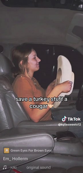 happy thanksgiving 💋 yes i know the hat is on backwards yall 😭