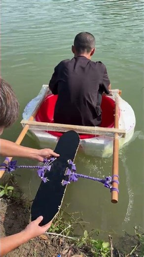A boat with oars pushed by rice