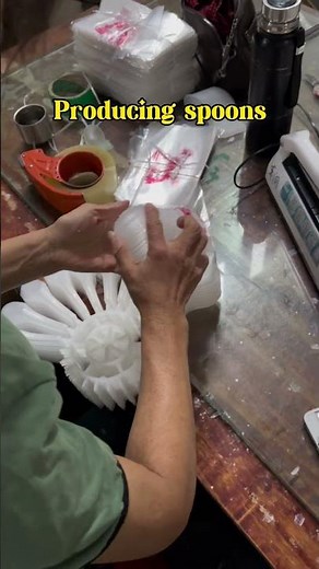 Used High-Speed Injection Machine Running Smoothly | Plastic Spoons Productio #factory #machinery