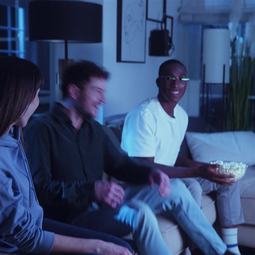 ❄️ 𝐒𝐧𝐨𝐰 𝐜𝐡𝐚𝐨𝐬 𝐨𝐮𝐭𝐬𝐢𝐝𝐞 – 𝐩𝐨𝐰𝐞𝐫 𝐨𝐮𝐭𝐚𝐠𝐞? An all‑in‑one PV solution from Fronius reliably keeps you supplied with power, even in the event of a grid failure. 👍 With perfectly coordinated components, you benefit from maximum reliability and transparency – and best of all, everything comes from a single source: ▪️ 𝐒𝐦𝐚𝐫𝐭 𝐦𝐞𝐭𝐞𝐫 for precise energy monitoring ▪️ 𝐇𝐲𝐛𝐫𝐢𝐝 𝐢𝐧𝐯𝐞𝐫𝐭𝐞𝐫 for intelligent energy management ▪️ 𝐁𝐚𝐭𝐭𝐞𝐫𝐲 𝐬𝐭𝐨𝐫𝐚𝐠𝐞 𝐬𝐲𝐬𝐭𝐞