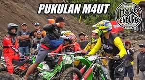 467K views · 4.9K reactions | Viral‼️Supporter Masuk ke Arena Ngajak Du3l Pembalap #motocross #extreme #sport #redbull #indonesiahardenduro #jogja #jogjaistimewa #jogjakarta #jogjahits #yogyakarta #enduro #endurance #endurolife #motor #dirtbike #trail #trabas #grasstrack #viral #hits #trending #lucu #funny #klx #CRF #ktm #husqvarna #gasgas #sherco #yamaha #kawasaki #suzuki #honda | Enduro TRAIL | Facebook