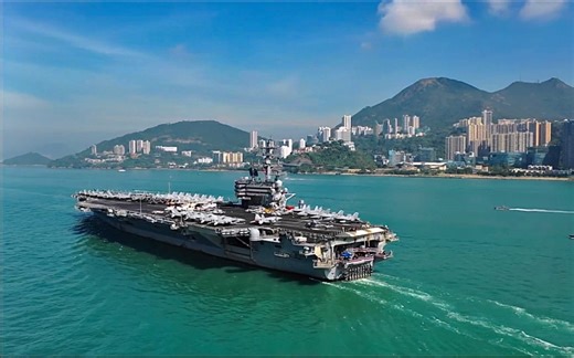 2018年、美国里根号航母战斗群开进香港画面。