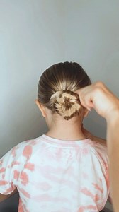 82K views · 292 reactions | CUTE KNOTTED BUN 勺 #hairstyle | Mom Generations | Facebook