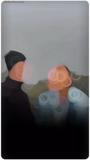 editz_laljit on Instagram: "𝐓𝐚𝐠 𝐘𝐨𝐮𝐫 𝐋𝐨𝐯𝐞 😘💞🥀... @middle_class_boy_jh 日本は、🎭 💯 人々の「一歩一歩」を電力に変える革新的な技術を導入しています。 それが「圧電タイル（ピエゾエレクトリック・タイル）」です。 このタイルは、歩行者が踏むたびに生じる圧力と振動のエネルギーを吸収し、 その機械的な力を電気エネルギーに変換します。 内部に埋め込まれた圧電素子がわずかに変形することで、 微小な電流が発生します。 一歩一歩は小さな電力ですが、何百万もの歩行が重なれば、 LEDライト、デジタルディスプレイ、センサーなどを動かす 十分な電力が生み出されるのです。 東京・渋谷駅のような人通りの多い場所では、 1日に約240万歩がこのシステムに貢献しています。 この電力は蓄電または即時利用が可能で、 従来の電力供給への依存を減らし、 持続可能な都市インフラの発展を支えています。 日常の「歩く」という行為が、 未来の再生可能エネルギーを生み出す力に変わっているのです。⚡ #日本 #圧電タイル #ピエゾエレ