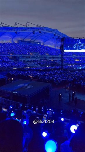 The entire crowd dives into the moment as BTS perform at their SOLD-OUT show tonight.