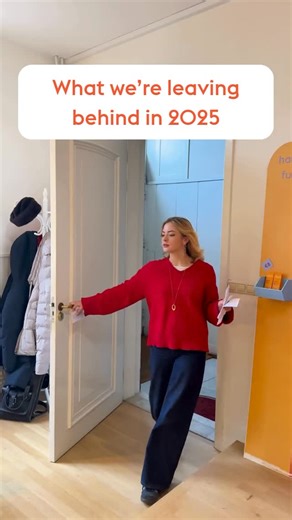 The Lekker Company on Instagram: "✨Wat ik achterlaat in 2025… Ik ben net begonnen met mijn stage bij The lekker company en wat ik sowieso achter me laat is allerlei soorten troep in mijn verzorgings producten. Wil je dit nou ook proberen? Dan heb ik speciaal voor jou van mij een leuke kortingscode voor 20% op alle producten in onze webshop 🩷Code: Claire Liefs #thelekkercompany #verzorging #whatimleavingbehindin2025 #korting #stage #stagelopen"