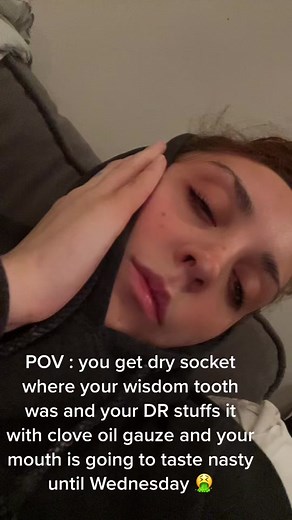 Relief from Wisdom Teeth Pain: Clove Oil and Dry Socket Care