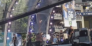 SOUNDGARDEN Performs At SEATTLE SEAHAWKS' Home Opener (Video)
