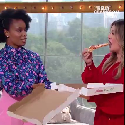 "Friendship is food!" 🤣 Shoutout to Amber Ruffin for this surprise NYC pizza delivery! 🍕 ...and the scoop on Seth Meyers 😉 Watch The Amber Ruffin Show on Peacock TV! | The Kelly Clarkson Show