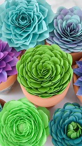 Succulents for summertime! Find all three of these templates with the full tutorial in the Craft Vault! 💬👇#paperflowers #succulents #papercrafts | Abbi Kirsten Collections
