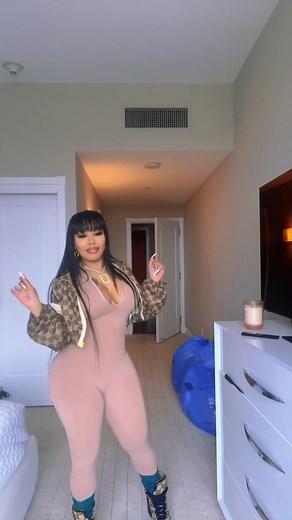 Double Dose Twins 👯‍♀️ (@doubledosetwinss)’s videos with original sound - Chocolate_.drop