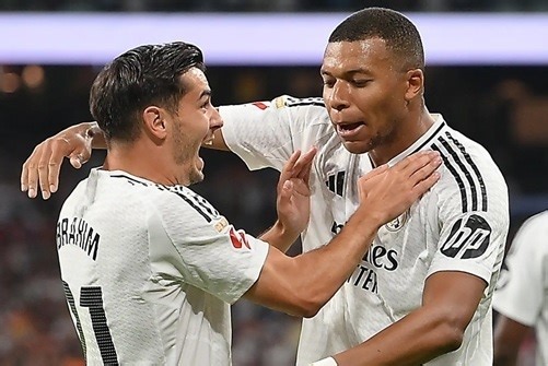 ���A���A�G���o�y2�S�[���Ȃǃr�W�����A����2-0�������b���ʕ���I�p�l���JPK�e�̓f�B�A�X�ւ̑z���u�N�̂��߂��A�N�́I�v