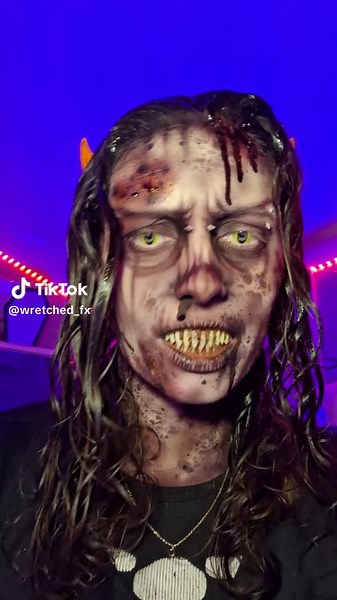 Halloween Scare Actor: Transformative Makeup Tips