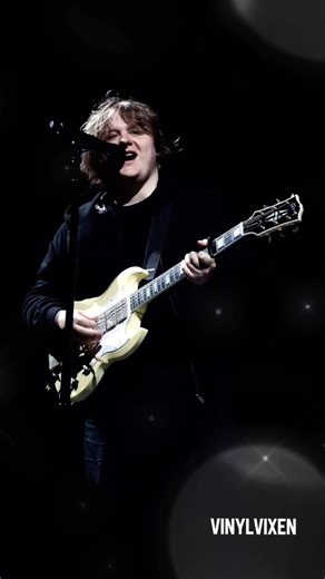 Lewis playing Green Day #lewiscapaldi #vinylvixen #someoneyouloved #concert #singer #greenday