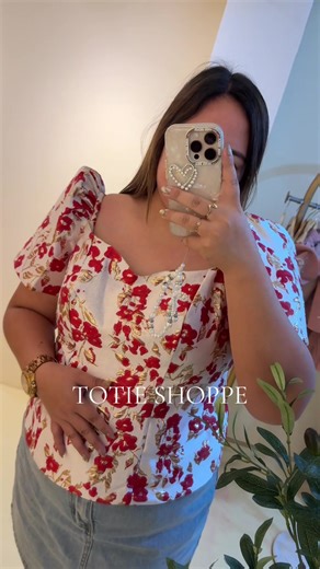 Red/ Maroon Filipinianas available in store! ✨♥️ #modernfilipiniana #filipiniana #christmas #bolero #filipinianaoutfit