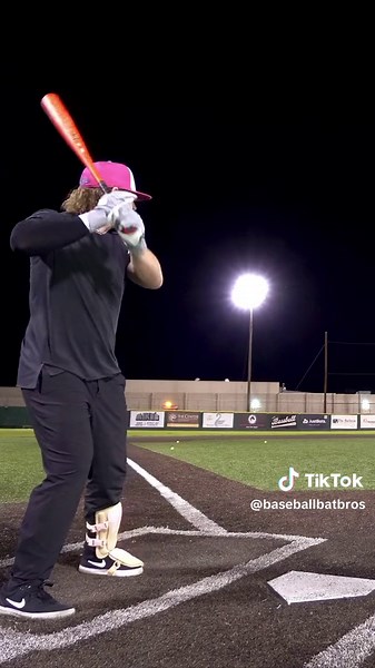 First swings on the new “Dynasty” from Louisville Slugger 😳 #baseball #baseballtiktoks