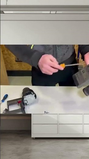Replacing the motor on your Dyson v11 in UNDER A MINUTE!?