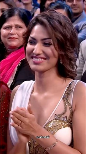 Akshay Kumar dance performance 🔥😊 || Tu cheez badi he mast #stageperformance #akshaykumar #shortfeed