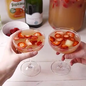 Mimosa Sangria = Mind Blown: http://del.sh/6005B9T75 | Delish