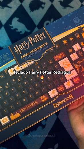 Unboxing desse teclado Insano de Harry Potter e Redragon 🔥 . . . #harrypotter #tecladomecanico #harrypotterbrasil #gamerentiktok #potterhead