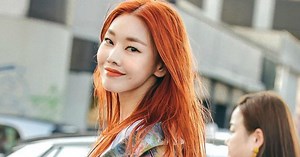 Han Hye Jin Reveals The Secret To Looking Bright and Beautiful
