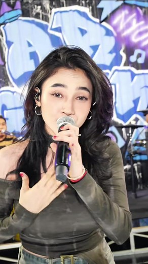 KENANGAN oleh Arlida Putri