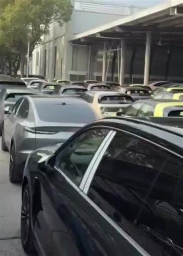 NIO's deliveries are surging at the end of the year, with delivery centers overflowing with vehicles #nio #china