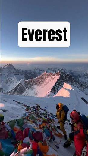 La vue la plus incroyable du monde 🌍 Depuis le sommet de l’Everest 🏔️