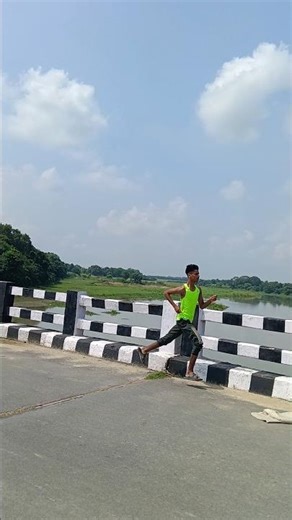 hello bhai ham log ghumne ke liye aaye hain aap janne ke liye sikho app download Karen ✅💯