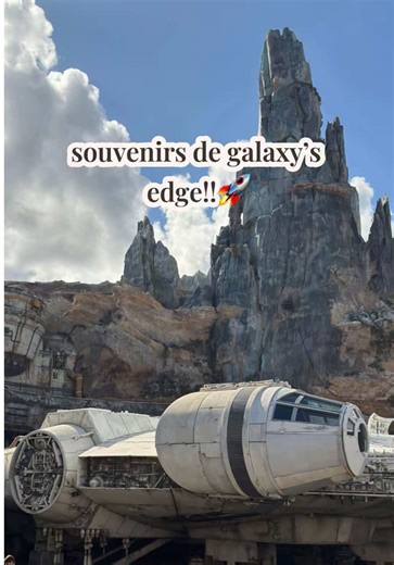 🇺🇸 let's discover Galaxy’s Edge together at Disney’s Hollywood Studios as a Star-wars non-fan (oops)🚀🌕 it's for me the most immersive land I've ever seen, it's soooo impressive the land is huge, there are many details to discover everywhere and nooks and crannies to explore!! 🇫🇷 souvenirs de Galaxy's Edge aux Disney's Hollywood Studios en tant que non-fan Star-wars (oups)🚀🌕 c’est pour moi le land le plus immersif que j'ai jamais vu, le land est immense, il y a beaucoup de détails à décou