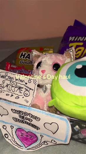 Valentine’s Day haul!! My grandma got me the bracelet and I decided to throw it in there #love #valentines #viral #fy #haul