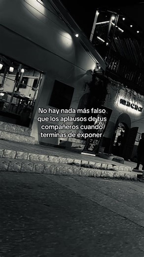 La Verdad Detrás de los Aplausos en Clase