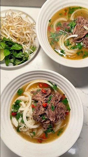 How to Make Short Rib Pho (Pho Bo) - Full recipe on my website (link in bio) #pho #phobo