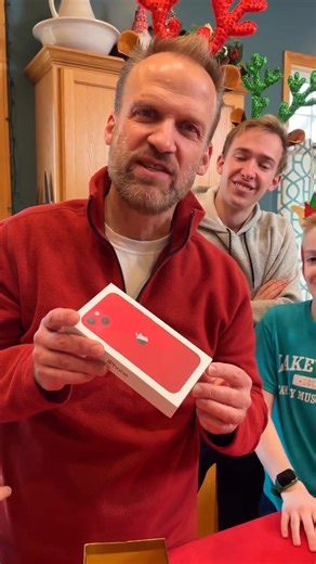 Perfect Game for your Christmas party 🎁 Dad, brother, kids, and whole family play DIY Christmas party game with bows, presents, and toilet paper for funny and fun prizes. Great game to play with friends and family at home for the holidays. This is the perfect game for Christmas parties and holiday family gatherings. 🎬 This video was produced by Network Media and Benson Bros | Rick Lax