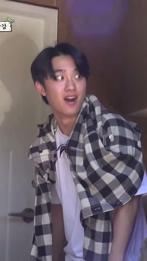 Surprising Moments with Kyungsoo and Taehyun at Variety Show