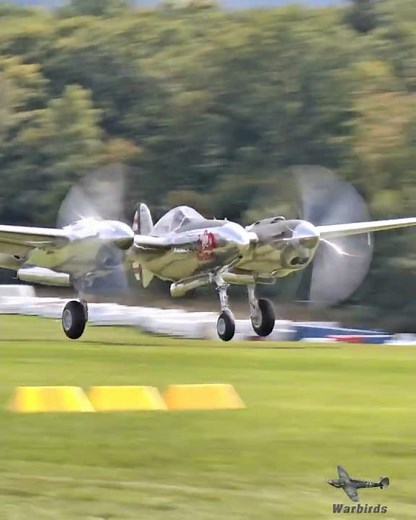 Lockheed P-38 Lightning – Takeoff at Hahnweide (EDST) #theflyingbulls #p38lightning