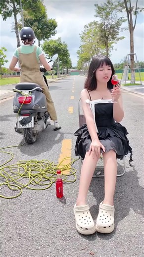 SC - Enjoying my drink... AND GO! 🍷😱 [Silly Couple] #SillyCouple #Rio #Yumi #FanAccount