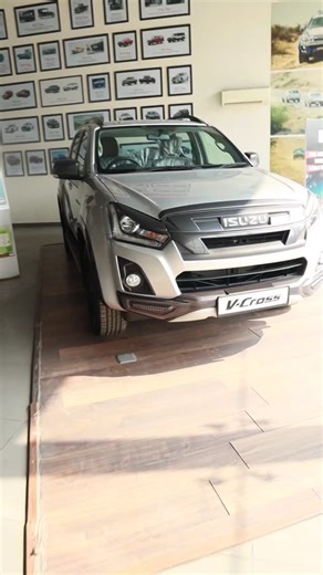 GD CAR in WORLD on Instagram: "Isuzu D-Max top model review 👌 ✨️ 👏 #intareels #instagood #instagram #instaphoto #insta #honda #youtube ##IsuzuDMax"